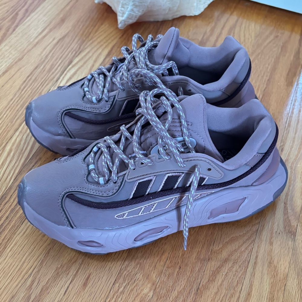 adidas Women's Sneakers in Mauve